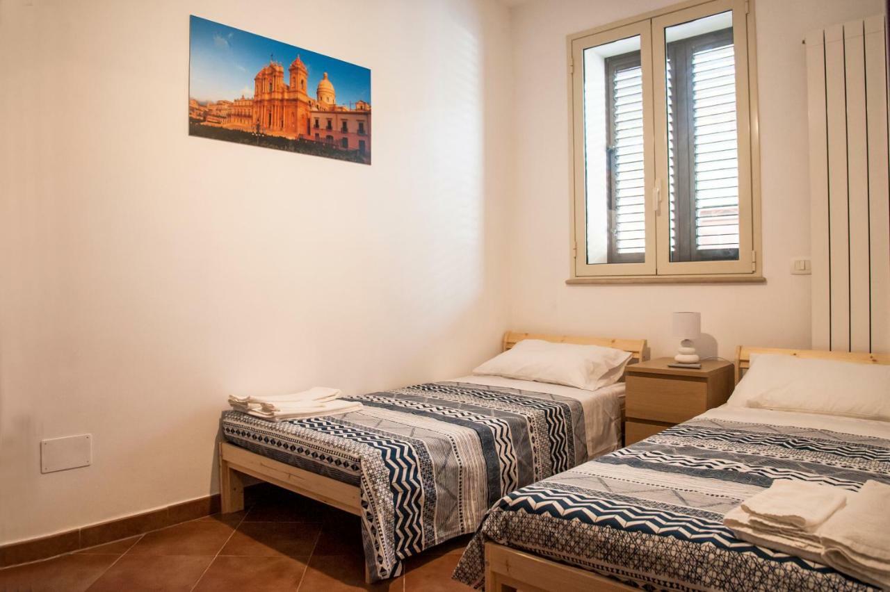 La Lanterna Casa Vacanze Appartement Noto Buitenkant foto
